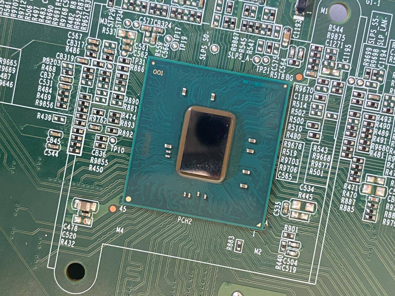 cpu可以装在任何主板上吗,cpu只要插在主板上就不用拔了吧