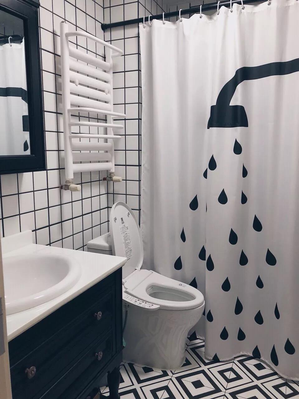 小浴室有必要做隔断吗,淋浴区不装玻璃用浴帘