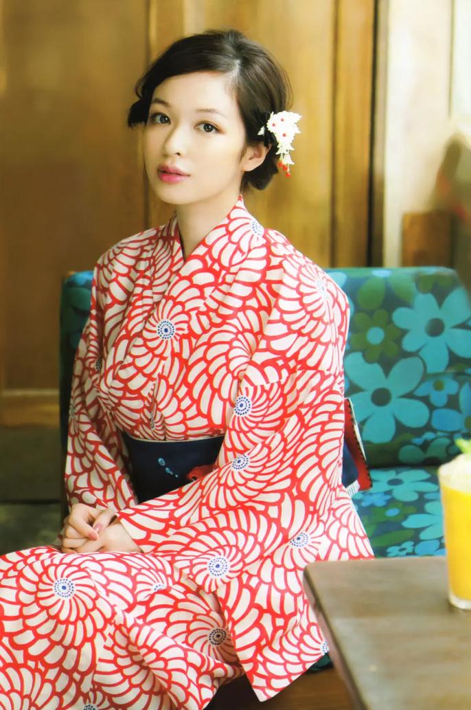 森绘梨佳100种妆容,森绘梨佳不过如此