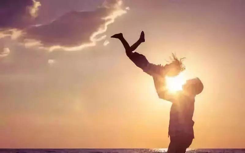 10个短篇故事短到极致却催人泪下,100个催人泪下的短篇小故事