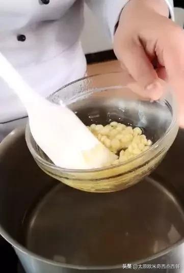 情人节为他做一顿浪漫大餐,情人节巧克力怎么做才显得有心意