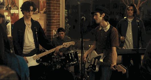 你年少时的白月光是怎么样的,你年少时的白月光怎么样了