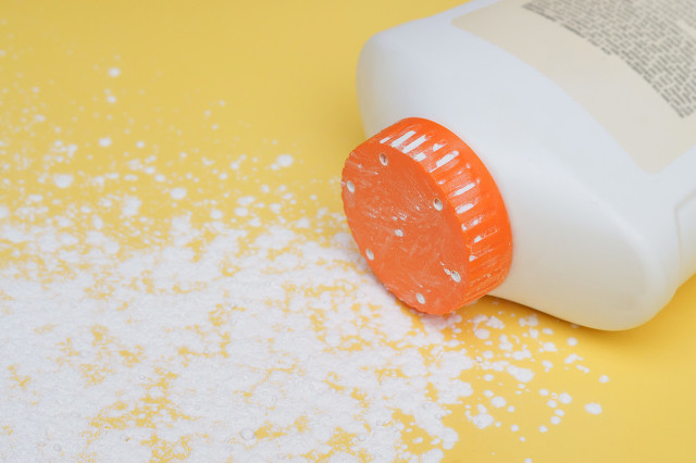 让皮肤干爽的滑石粉也在偷偷损害你的健康