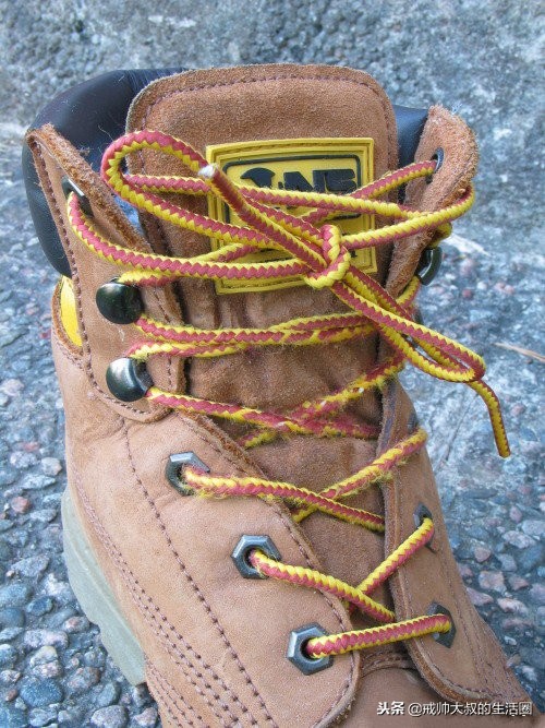 蝴蝶结不容易开鞋带的绑法,绑蝴蝶结不容易解开