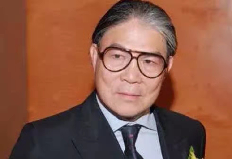 霍英东顶风“*私走**”，周恩来赞他患难之交，何鸿燊称其“不要命”