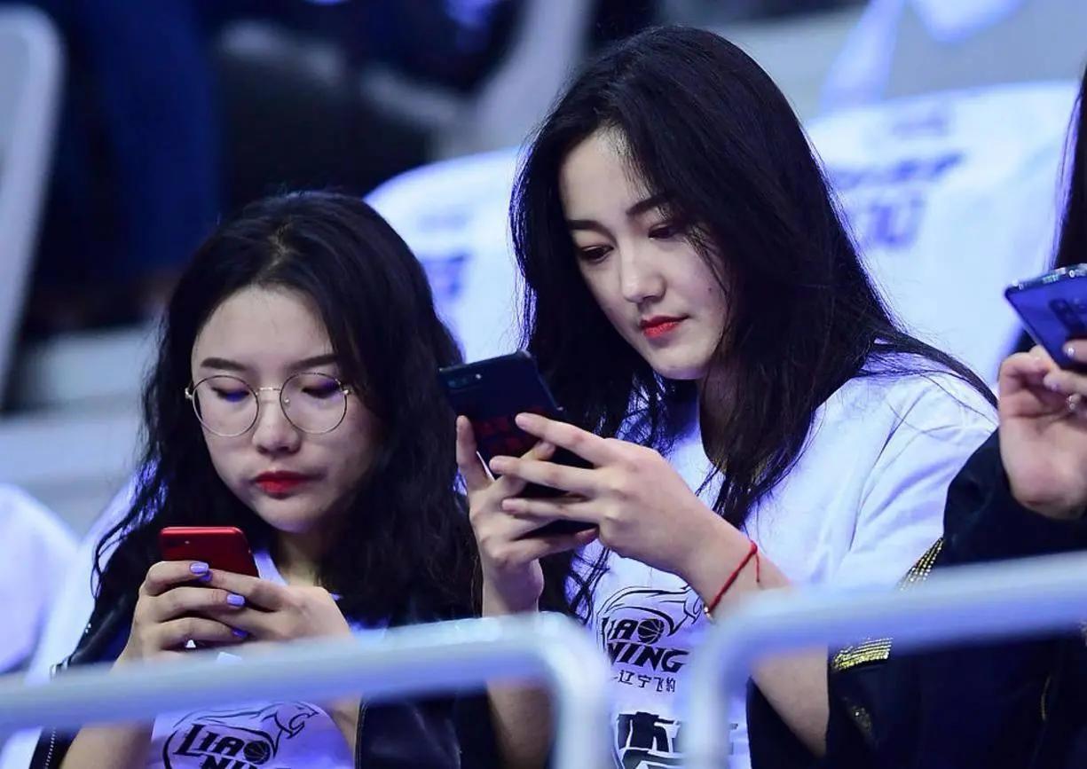 手机欠费后左上角无hd,手机右上角出现了电话hd