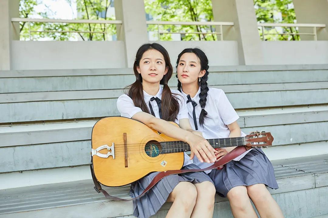 毕业照自己拍全身合成,毕业照自己拍怎么拍