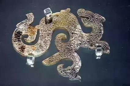 玉得五色沁胜得十万金是什么意思,玉有五色胜过万金