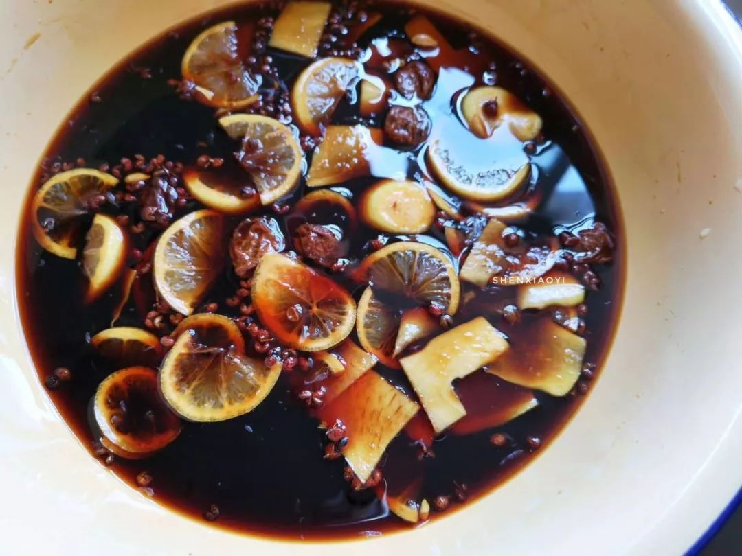 吃不完的大闸蟹怎么办？和杭州刘奶奶一样做醉蟹，只是不要拿错酒