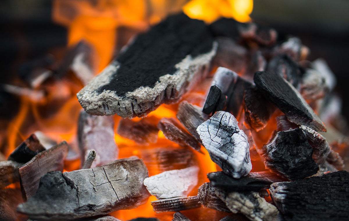 可为“金钱”努力向上但不做“守财奴”，体现成功价值