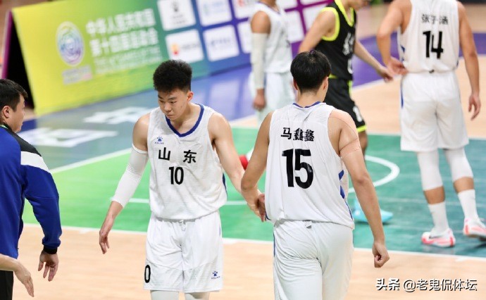 冲第一！先逆袭辽篮再擒河南，山东青年军锁定4强，收*战官**遇硬茬