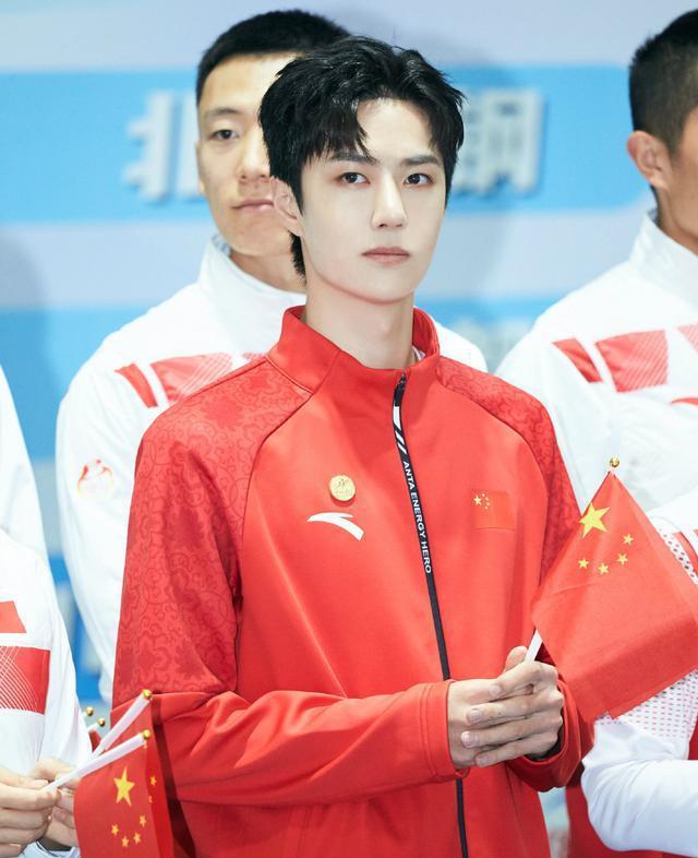 安踏新出的篮球鞋绿白搭配,2019安踏新霸道鞋