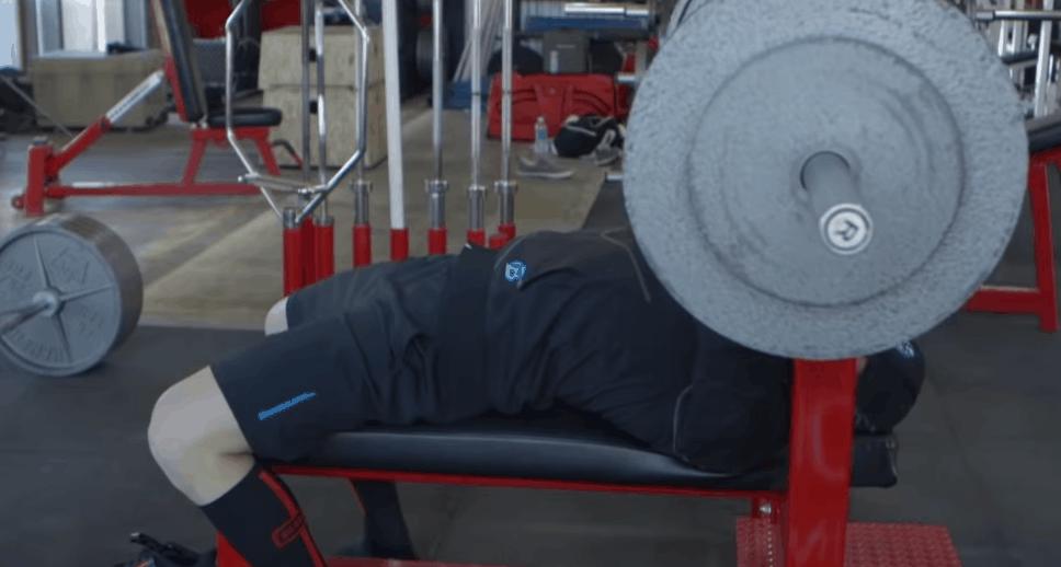 卧推你应该避免的11个错误,卧推怎么做才能更好看