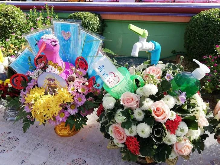 疫情之下的拜师节，泰国学生将“花盘”玩出了新花样