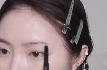 周冬雨最近的妆容教程,周冬雨淡妆