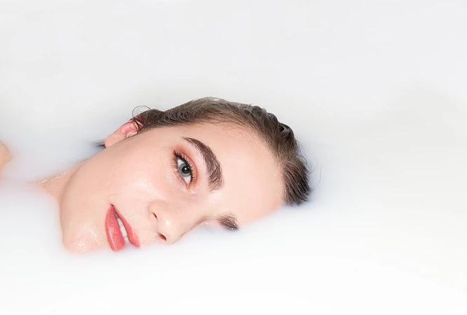 它为什么比其它避孕套贵三倍价钱？因为用过的女性都说好！