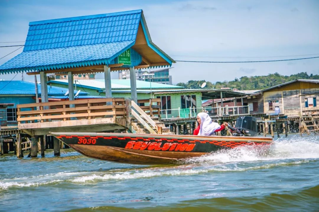 用黄金做房顶，人均5辆车，这个东南亚神秘国度比阿联酋还土豪