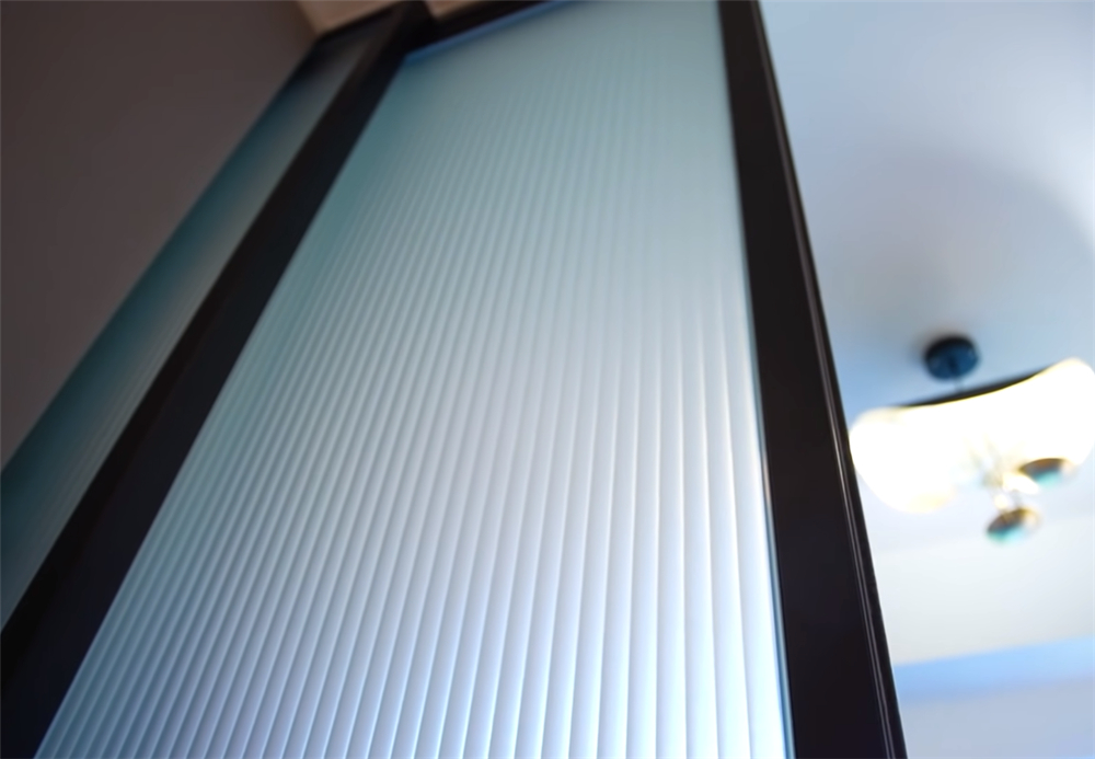 28岁香港夫妻买下35m2蜗居,香港一家三口买下27㎡蜗居