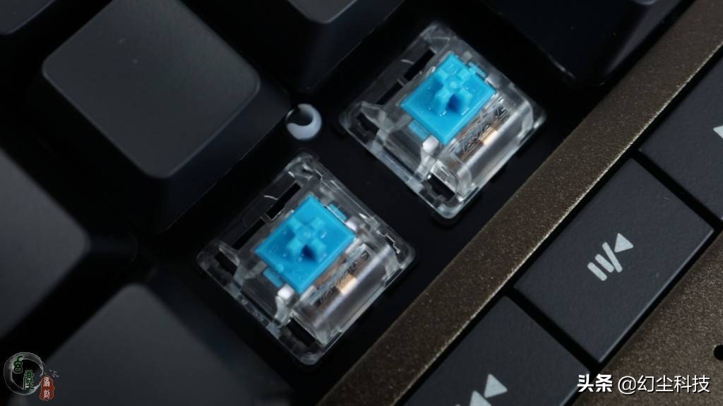 樱桃键盘玩游戏哪个轴比较好,新手入手机械键盘推荐樱桃轴吗