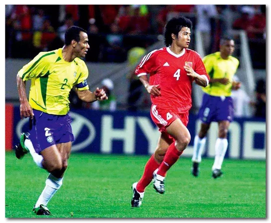 足球场为什么球员要吐口水,足球场上为什么球员乱吐痰