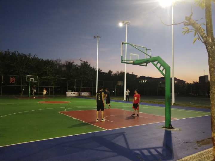 你与冬天有一场雪的距离,你与冬天之间差什么