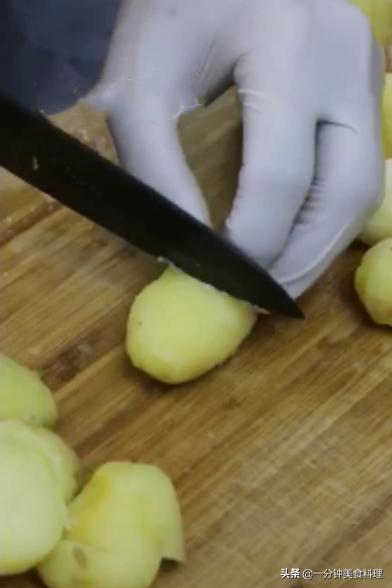 恩施炕土豆的做法,恩施土豆炕饭