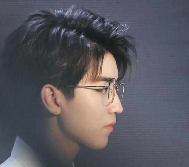 移动互联网时代的偶像工业，偶像的重新发明与粉丝身份的虚拟转向