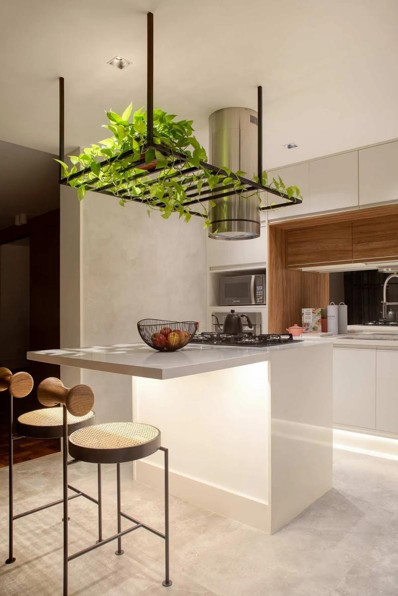 餐厅一面墙做木饰面,中式风餐厅墙面做木饰面