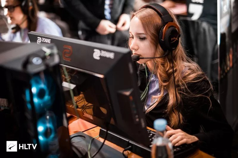 玩fps游戏的正确使用鼠标方法,fps游戏鼠标重点好还是轻点好