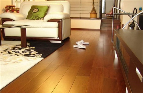 木地板划痕修复小妙招,红色木地板怎么修复划痕