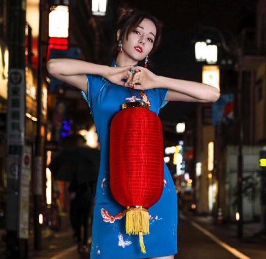 旗袍可以诠释各种美,风姿绰约温婉优雅的旗袍美女