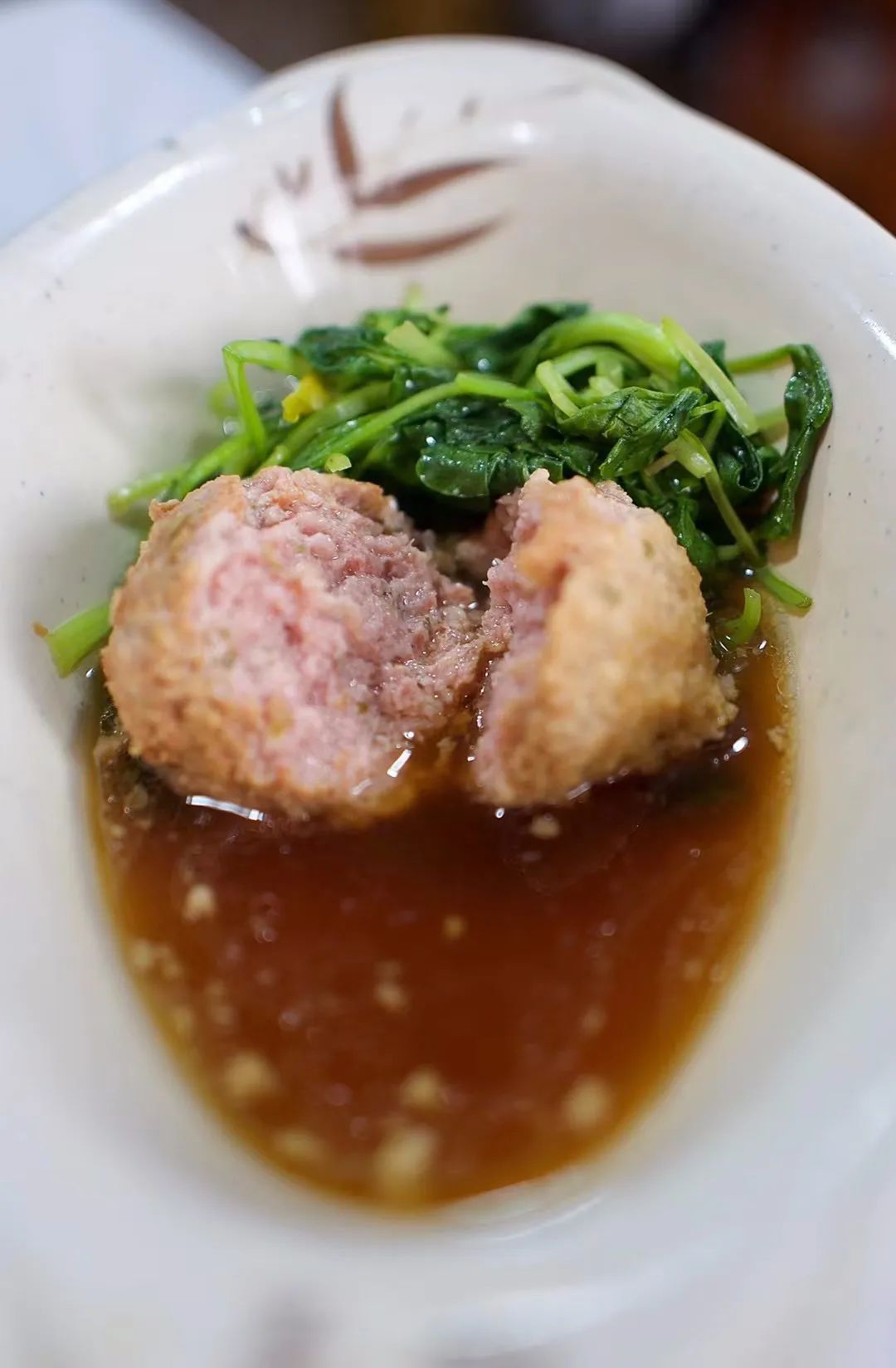 《*瓶金**梅》餐桌上的游龙戏凤