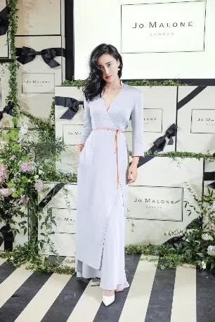 陈漫代言粉红丝带图片,陈漫代言了什么品牌衣服