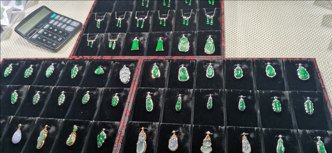 翡翠玉石直播,关于直播翡翠原石行业深度思考