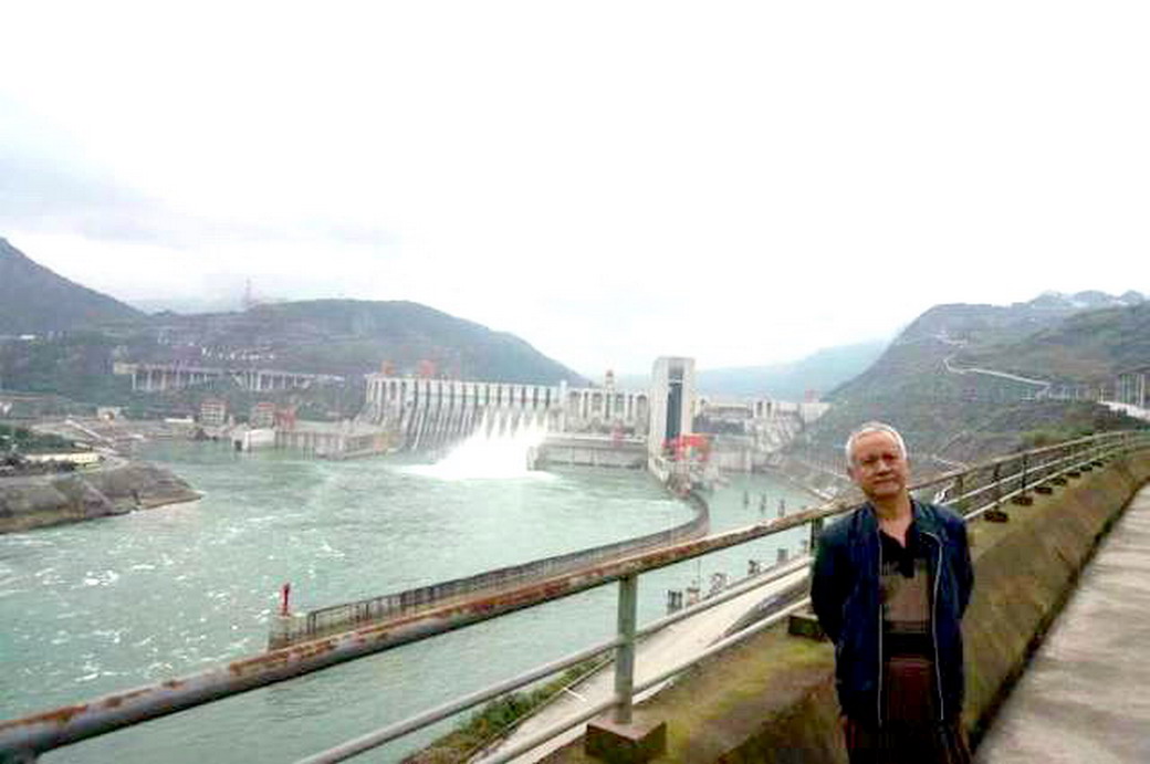 宏伟壮观的金沙江白鹤滩水电站,深山峡谷里的水电站