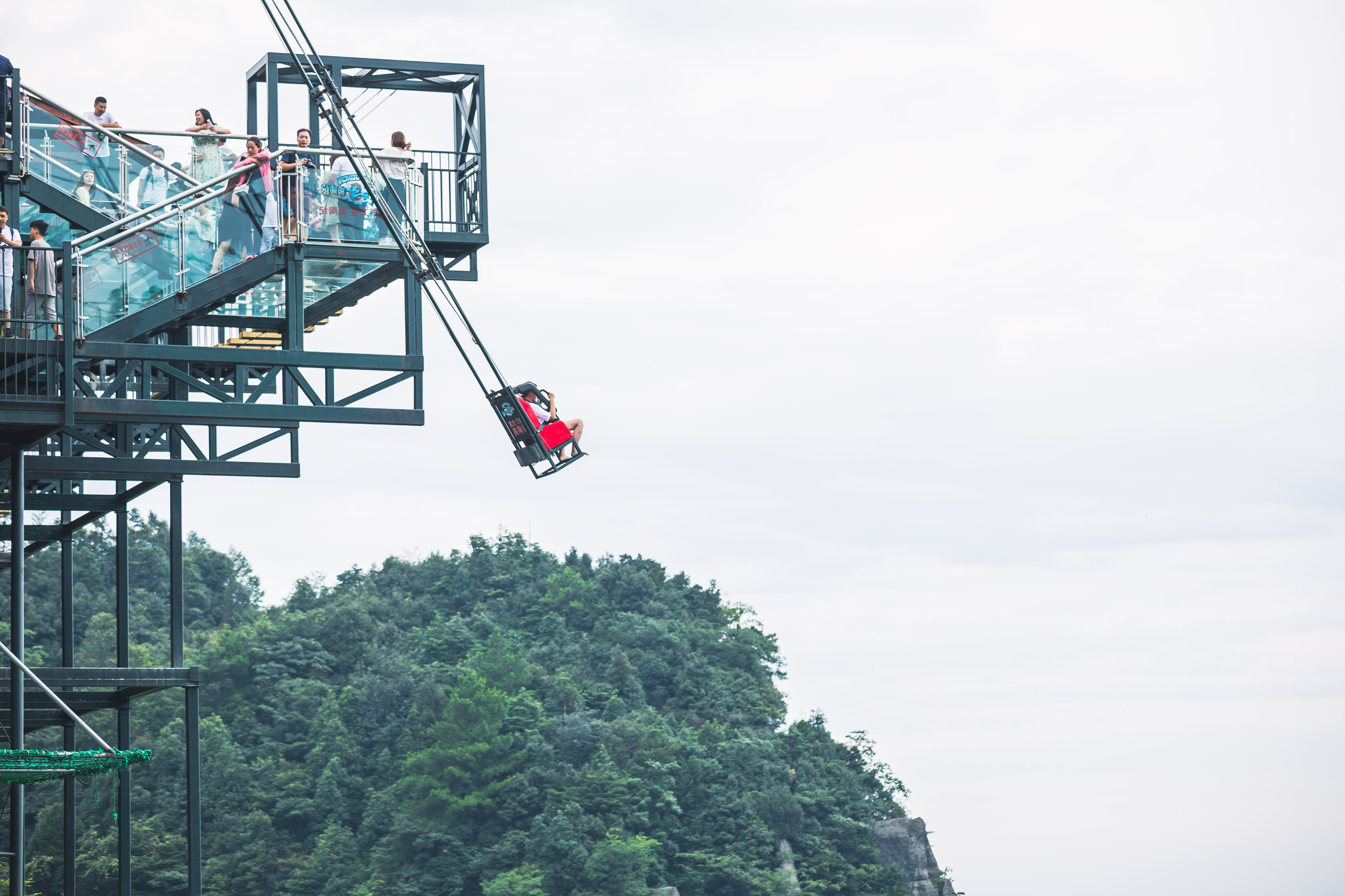 第一次去重庆奥陶纪应该怎样玩？真如抖音上那么刺激？亲自试试吧