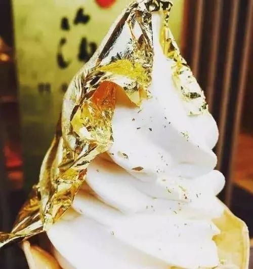 餐桌上饭菜的味道,餐桌上的金属