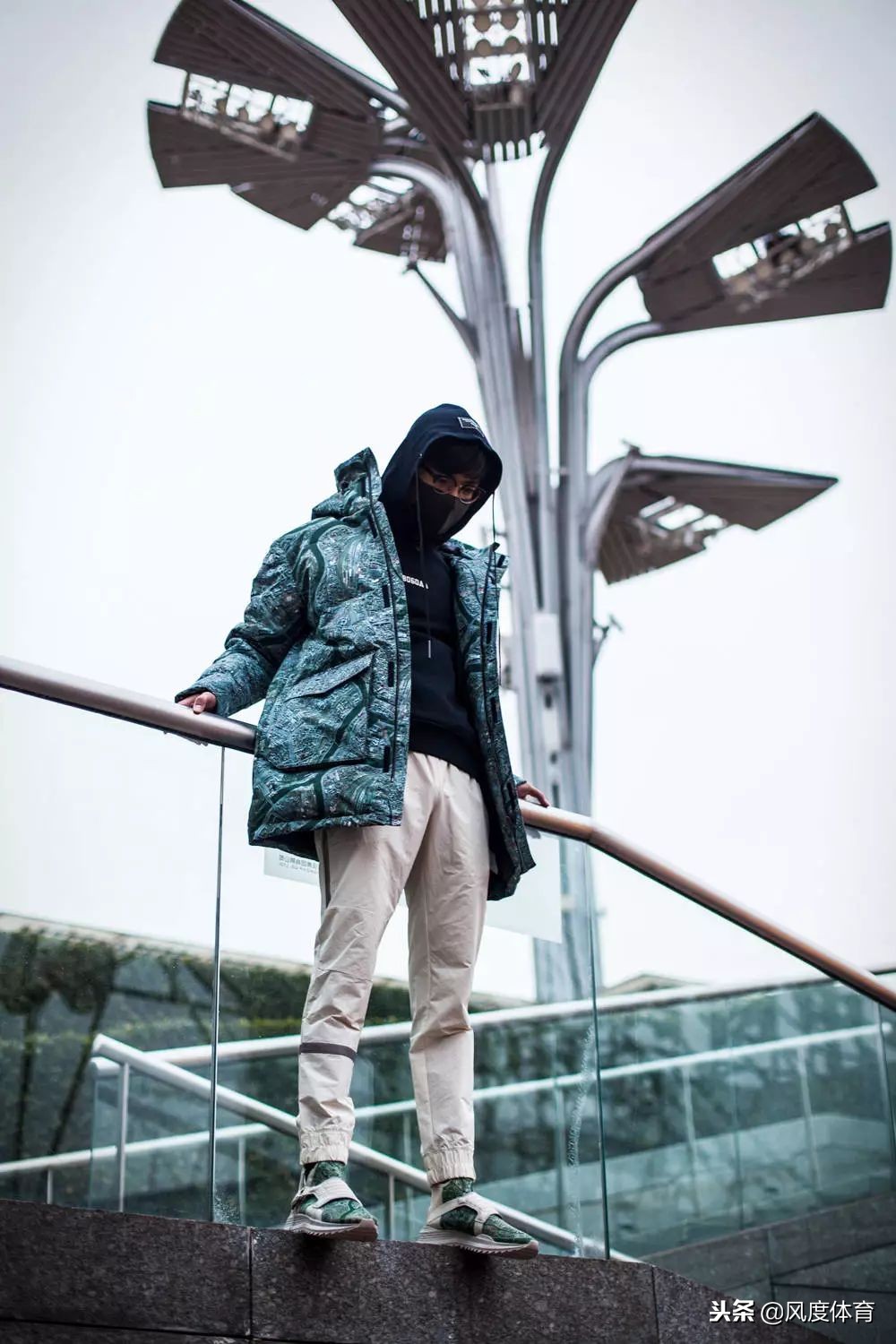 这几件联名新品上街，竟然没有一个人跟我穿的一样？