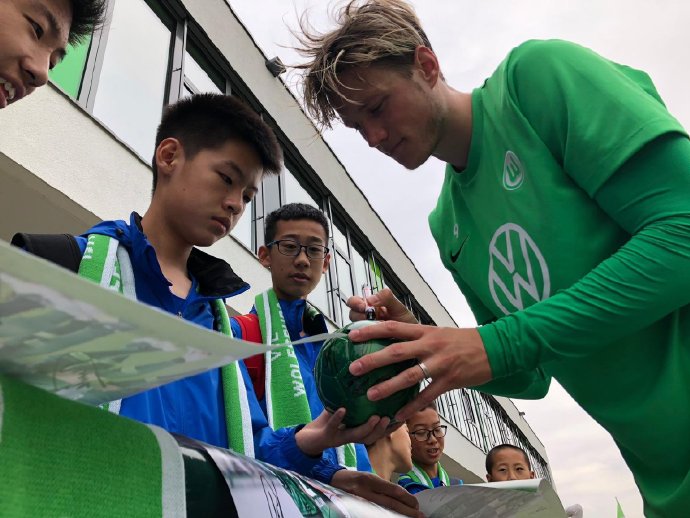 石景山全国精英青少年足球训练营,门头沟篮球训练营儿童