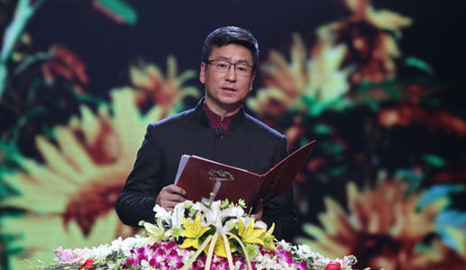 白岩松谈学生现状,白岩松对儿子说你要考第一