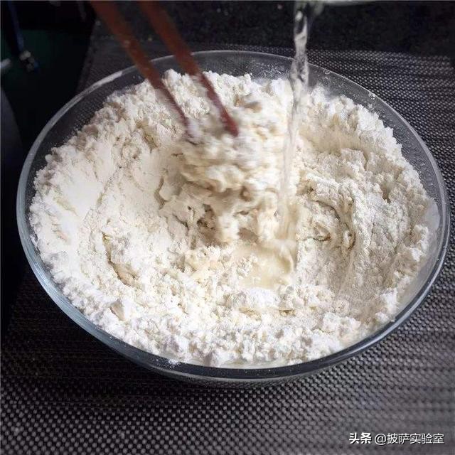 披萨面粉加鸡蛋,披萨饼面粉