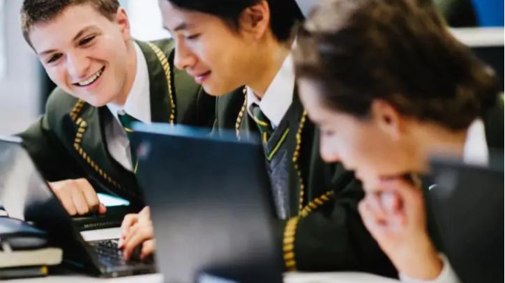 家长不给孩子买智能手表怎么办,该不该给孩子买智能手表