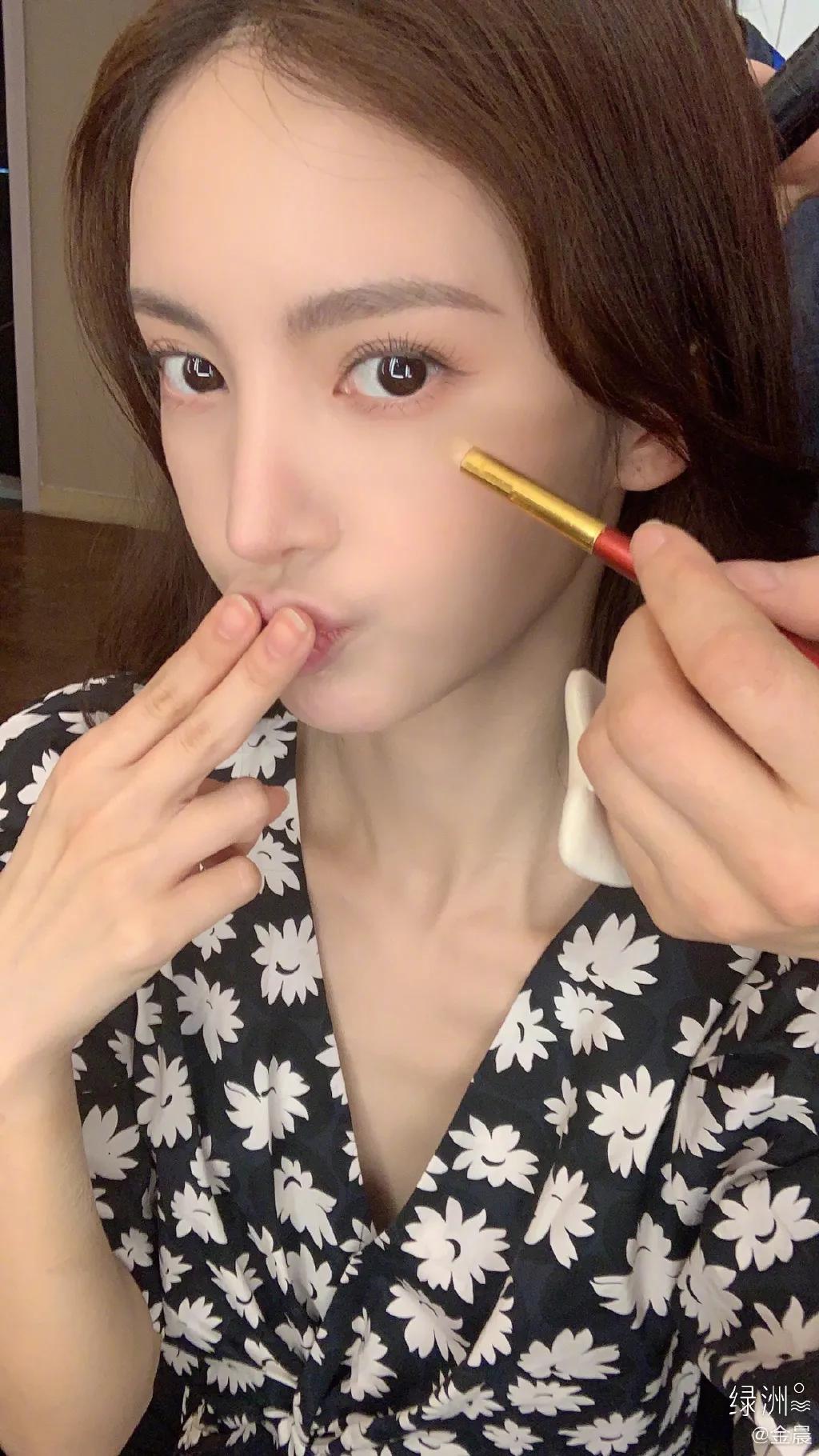 妆后没有想象中好看？想要提升化妆技巧，离不开这些工具