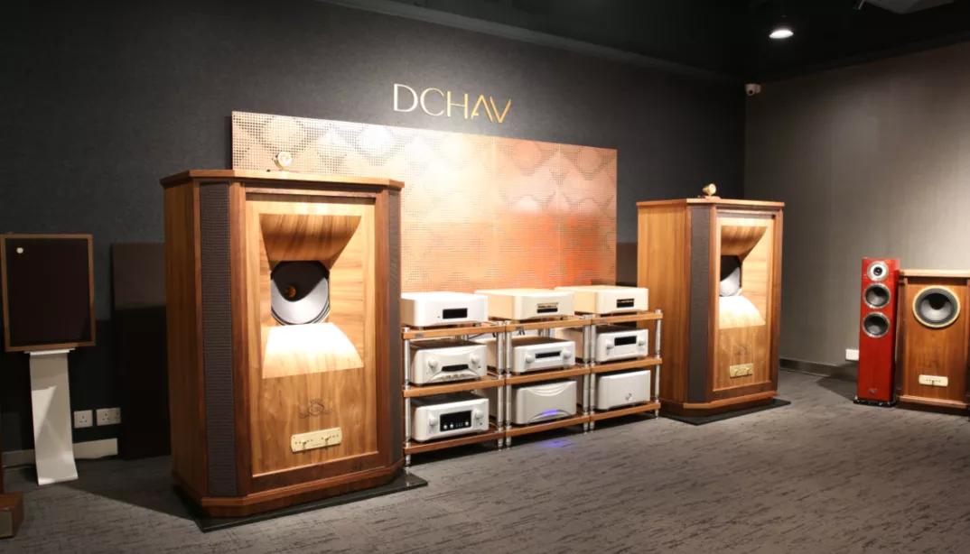 多元化产品全方位服务探店全新大昌行香港*钟金**陈列室