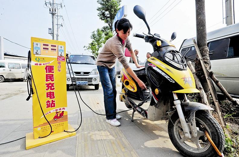 电动车没电了可以把车拉回家吗,电动车拔掉哪个插头能跑得快