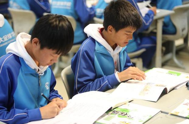 网络热词造成失语症的真实案例,网络语言失语