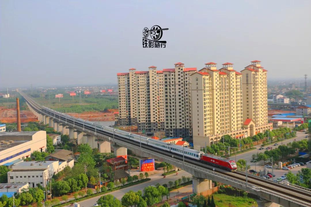 閾佸奖闅忚婊囪秺閾佽矾,閾佸奖