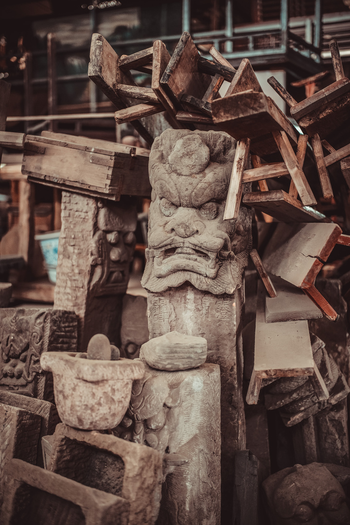 亮佳鸿华二手市场属于成都哪个区,亮佳鸿华二手市场在三环路外吗