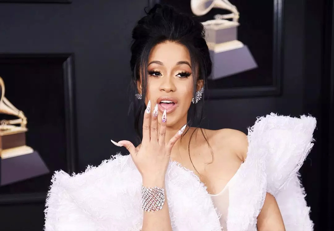 牛本山后继有人｜一个做过脱衣舞娘，唱得了Rap的小品演员CardiB