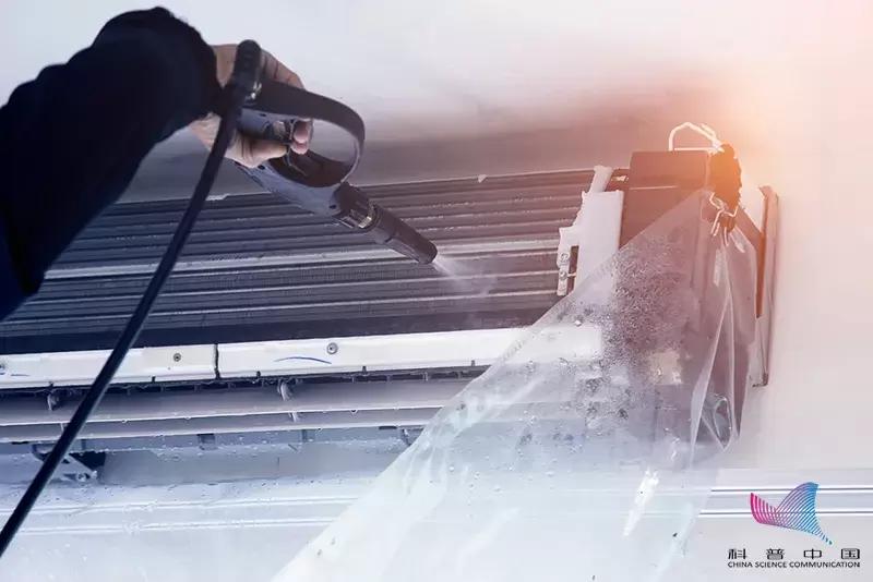 开空调一股臭味是什么原因,为啥开空调有一股怪味